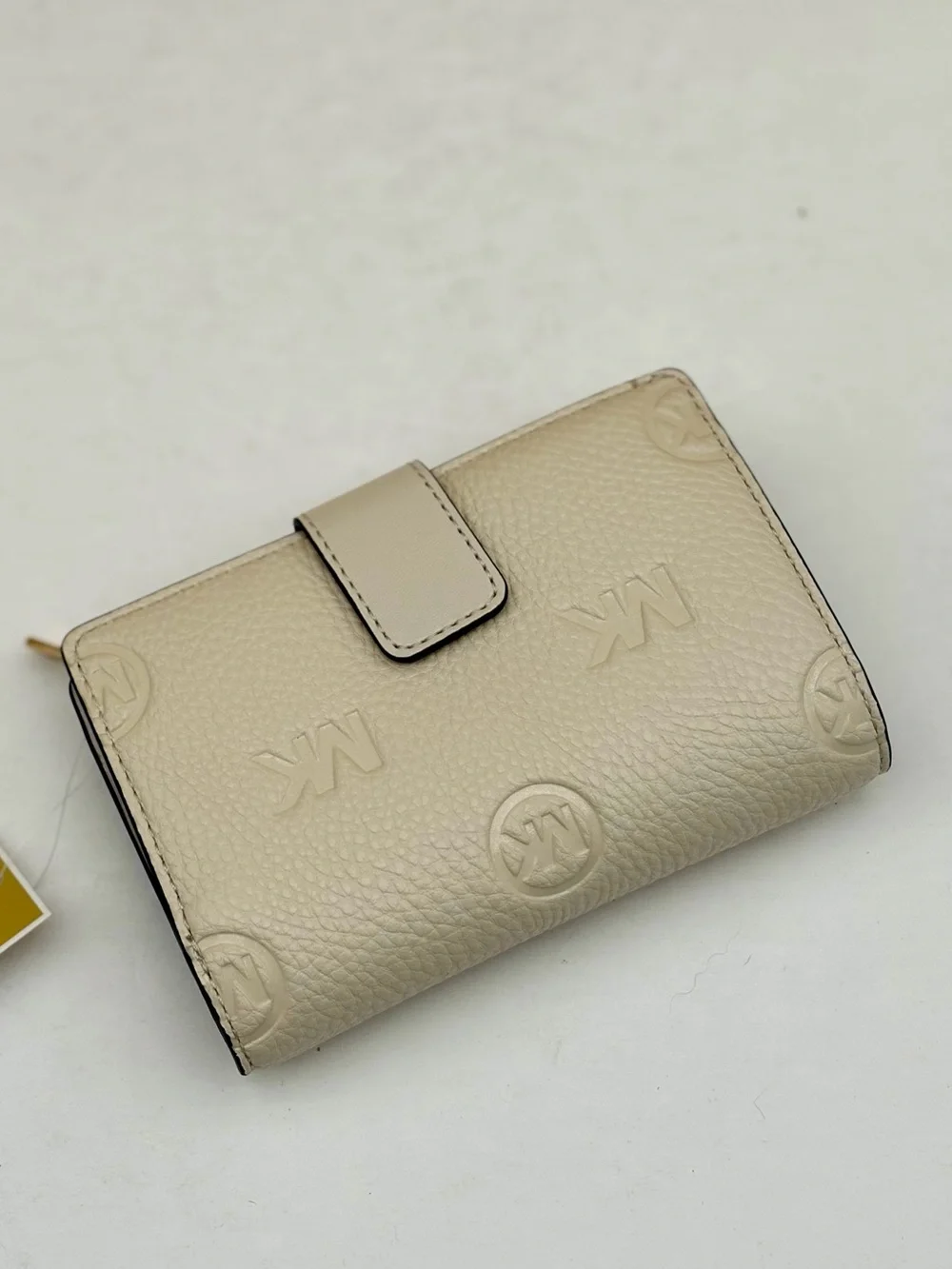 MICHAEL KORS Jet Set Travel Medium Logo Debossed Billfold Wallet